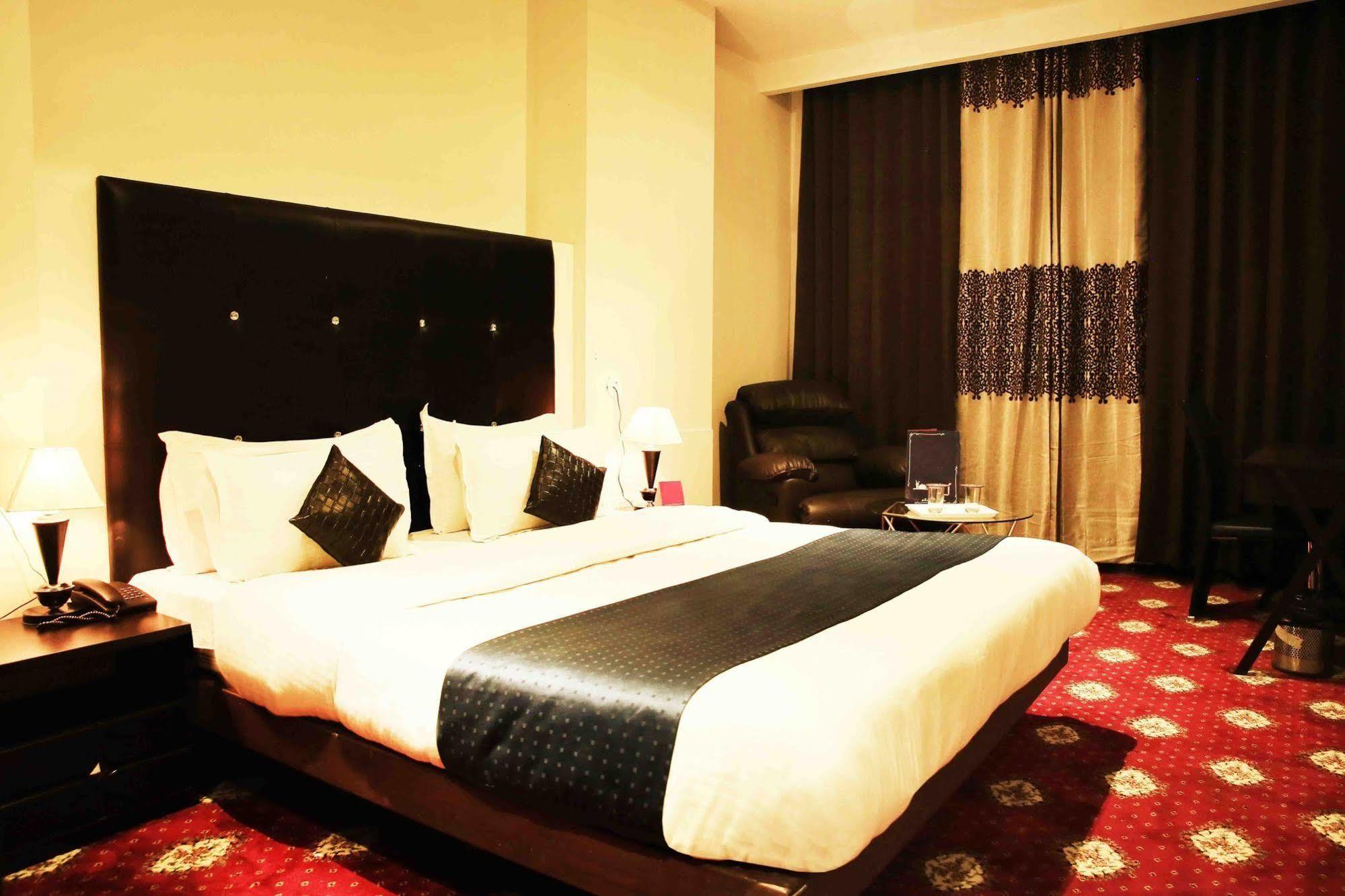 Fabhotel Prudent Amritsar Zewnętrze zdjęcie